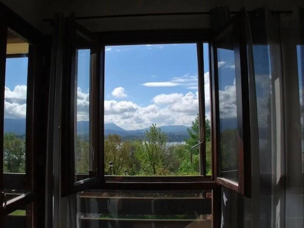 appartamento in vendita ad Eupilio in zona Penzano