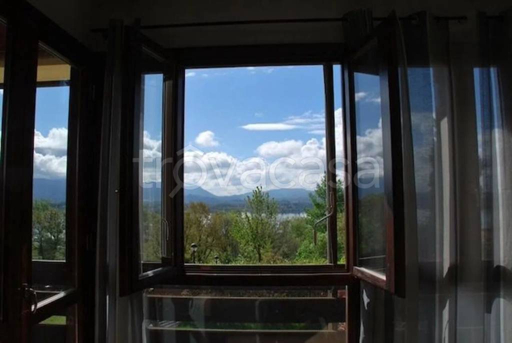 appartamento in vendita ad Eupilio in zona Penzano