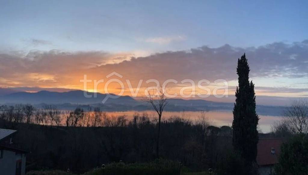 appartamento in vendita ad Eupilio in zona Penzano