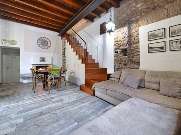 appartamento in vendita ad Eupilio in zona Corneno