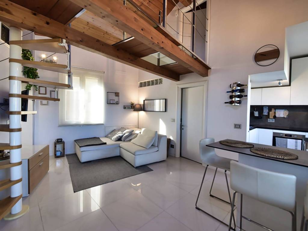 appartamento in vendita ad Eupilio in zona Penzano