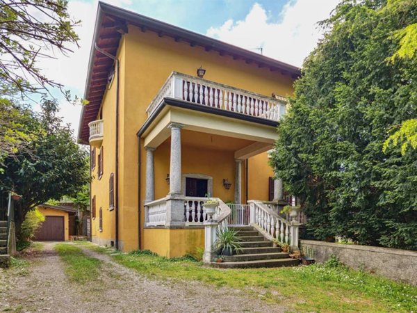 casa indipendente in vendita ad Eupilio