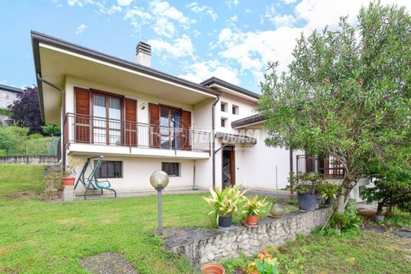 casa indipendente in vendita ad Eupilio in zona Penzano