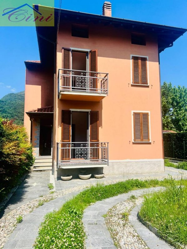 casa indipendente in vendita ad Eupilio in zona Mariaga