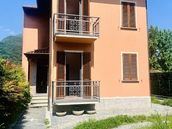 casa indipendente in vendita ad Eupilio in zona Mariaga