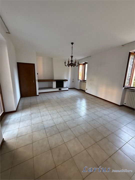 appartamento in vendita ad Eupilio in zona Carella