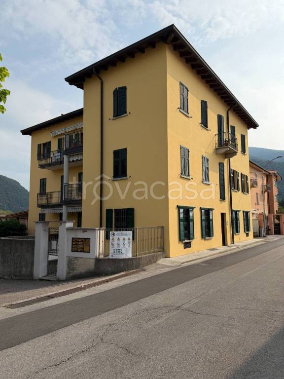appartamento in vendita ad Eupilio in zona Galliano