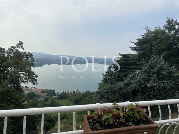 casa indipendente in vendita ad Eupilio in zona Carella