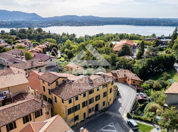 appartamento in vendita ad Eupilio in zona Corneno
