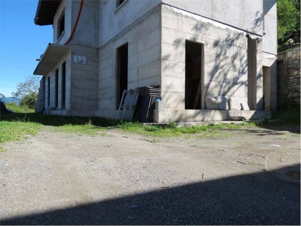 appartamento in vendita a Faggeto Lario in zona Palanzo