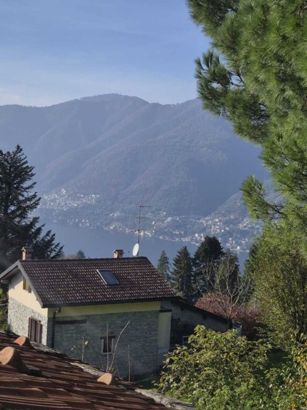 casa semindipendente in vendita a Faggeto Lario in zona Lemna