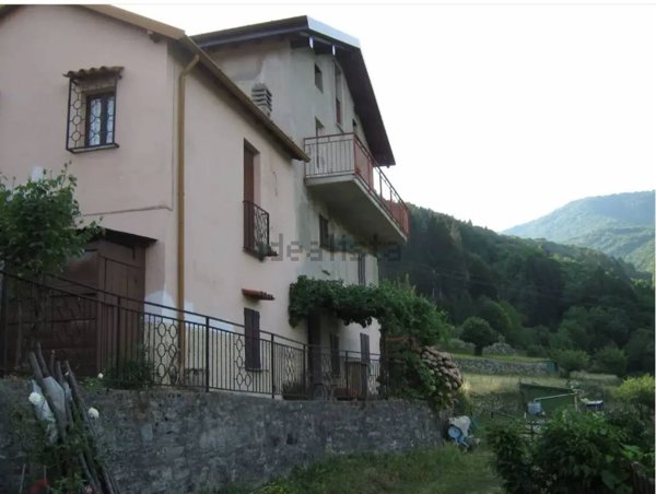 appartamento in vendita a Faggeto Lario