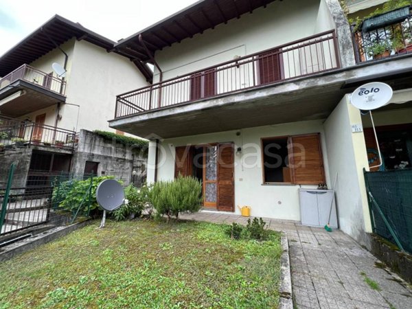 appartamento in vendita a Faggeto Lario in zona Lemna