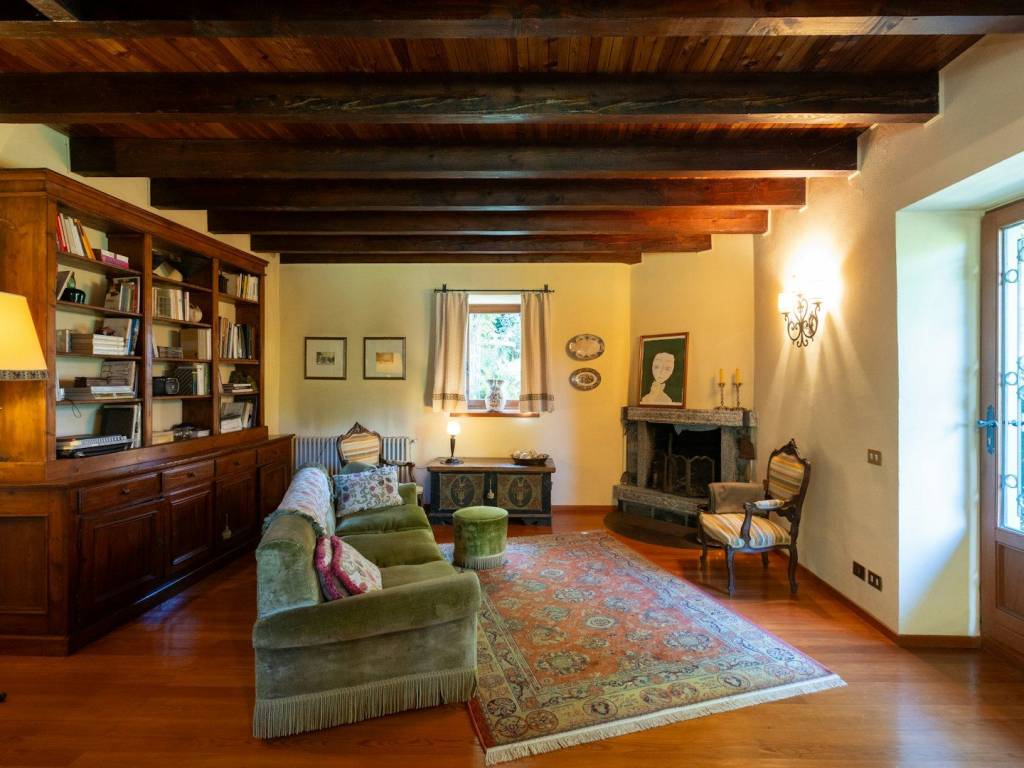 casa indipendente in vendita a Faggeto Lario in zona Palanzo