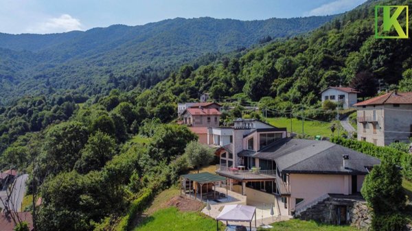 casa indipendente in vendita a Faggeto Lario in zona Molina