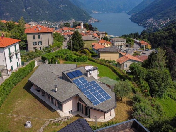 casa indipendente in vendita a Faggeto Lario in zona Molina