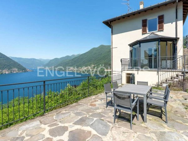 casa indipendente in vendita a Faggeto Lario in zona Riva