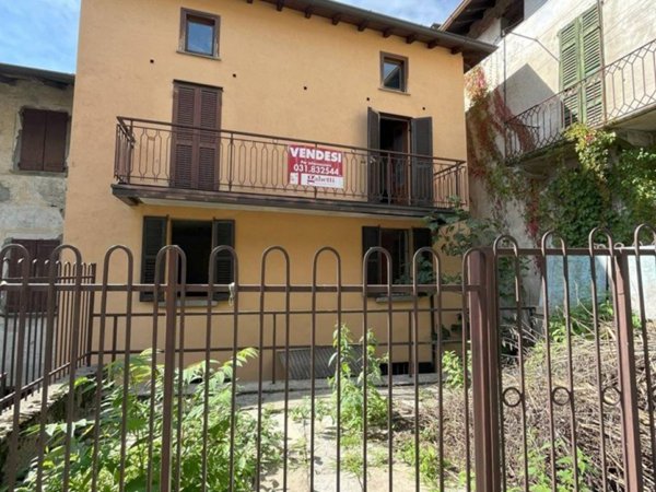 casa indipendente in vendita a Faggeto Lario in zona Lemna
