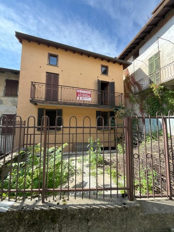 casa indipendente in vendita a Faggeto Lario in zona Lemna