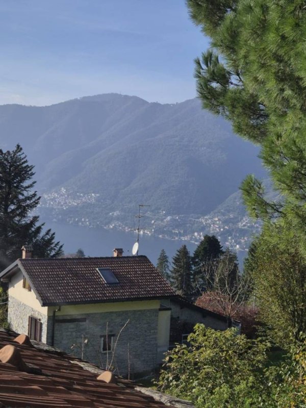 casa indipendente in vendita a Faggeto Lario in zona Lemna