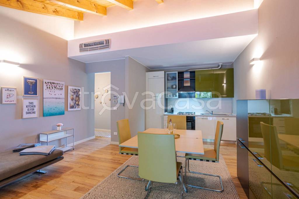 appartamento in vendita a Faggeto Lario in zona Riva