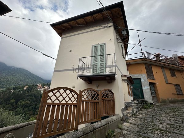 appartamento in vendita a Faggeto Lario in zona Molina
