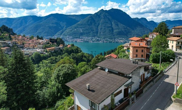 appartamento in vendita a Faggeto Lario in zona Lemna