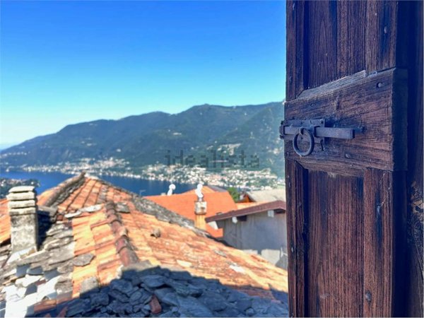 casa indipendente in vendita a Faggeto Lario in zona Palanzo