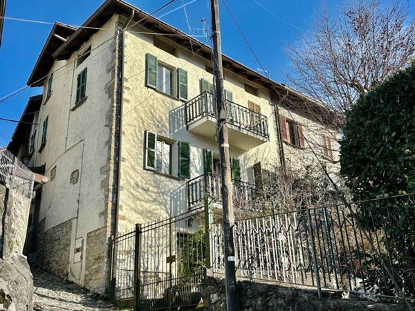 casa indipendente in vendita a Faggeto Lario in zona Palanzo