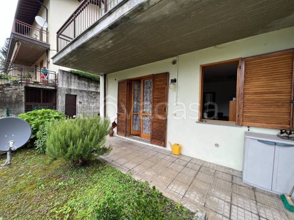 appartamento in vendita a Faggeto Lario in zona Lemna