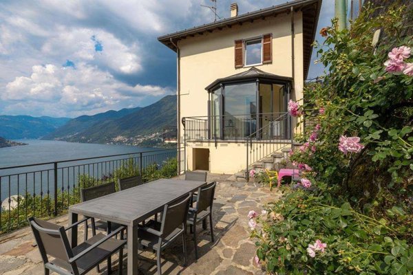 casa indipendente in vendita a Faggeto Lario