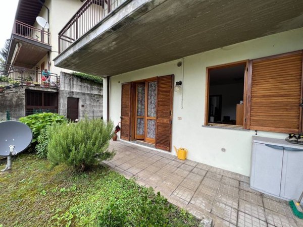 appartamento in vendita a Faggeto Lario in zona Lemna