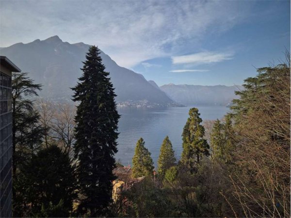 appartamento in vendita a Faggeto Lario in zona Riva