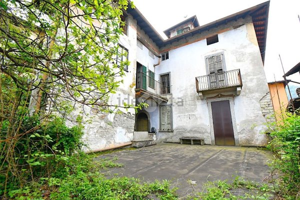 appartamento in vendita a Faggeto Lario