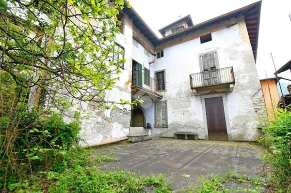 appartamento in vendita a Faggeto Lario in zona Lemna