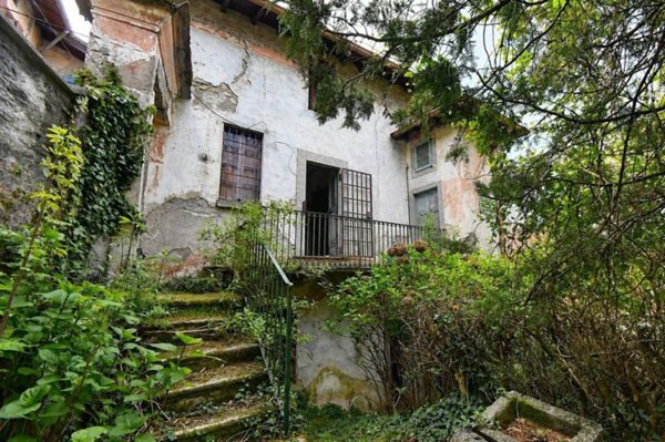appartamento in vendita a Faggeto Lario in zona Lemna