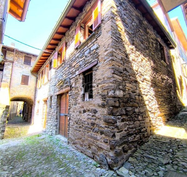 appartamento in vendita a Faggeto Lario in zona Palanzo