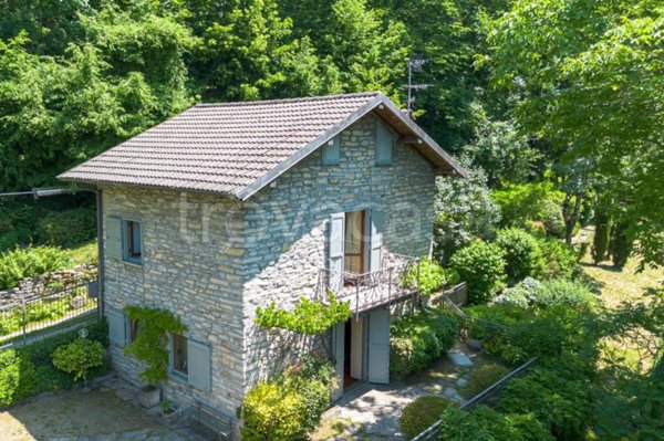 casa indipendente in vendita a Faggeto Lario in zona Palanzo