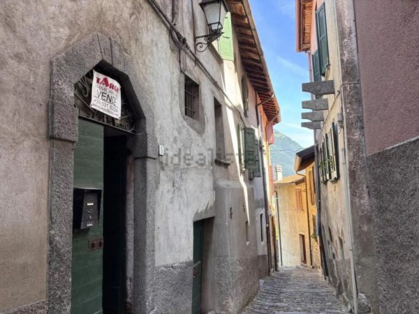 casa indipendente in vendita a Faggeto Lario in zona Molina