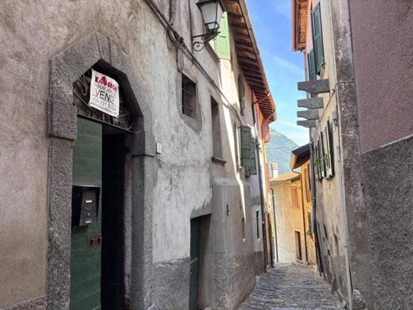 casa indipendente in vendita a Faggeto Lario in zona Molina