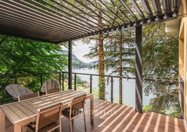 casa indipendente in vendita a Faggeto Lario in zona Riva
