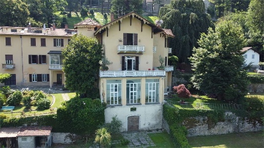 appartamento in vendita a Faggeto Lario in zona Riva