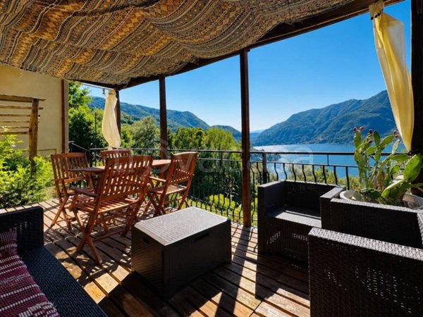 casa indipendente in vendita a Faggeto Lario in zona Palanzo