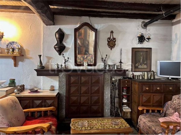 casa indipendente in vendita a Faggeto Lario in zona Lemna