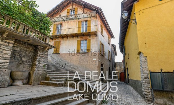 casa indipendente in vendita a Faggeto Lario in zona Molina