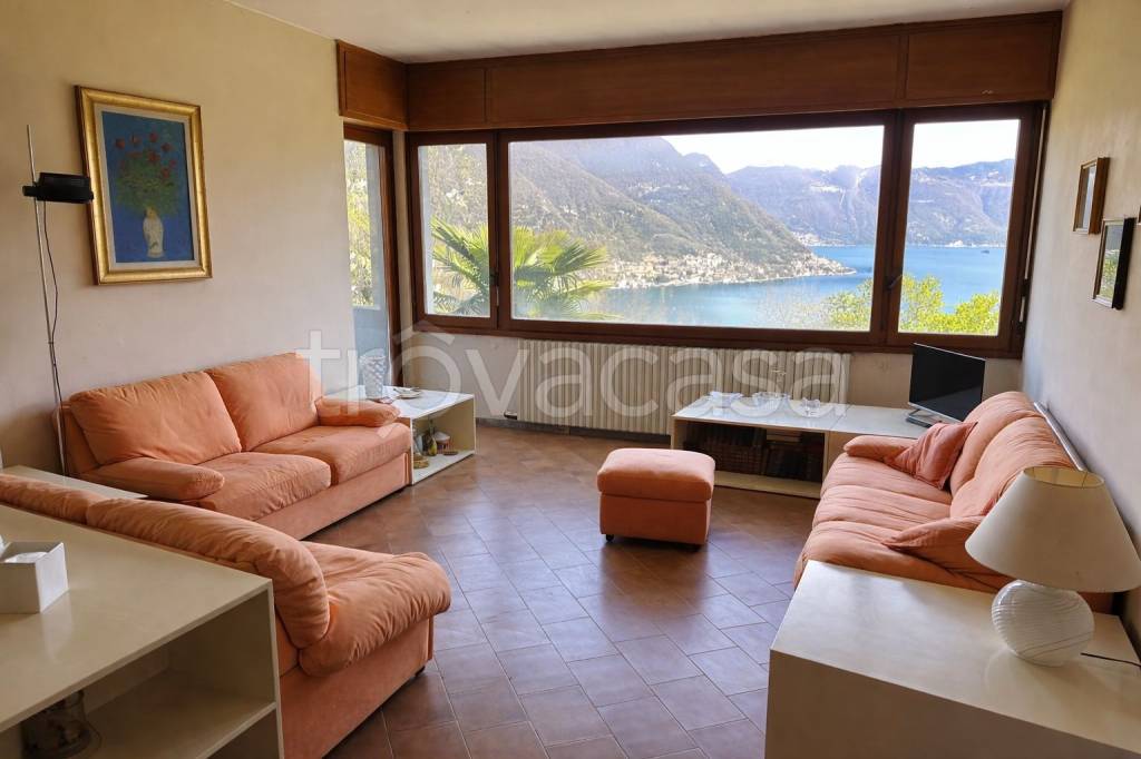 casa indipendente in vendita a Faggeto Lario in zona Molina