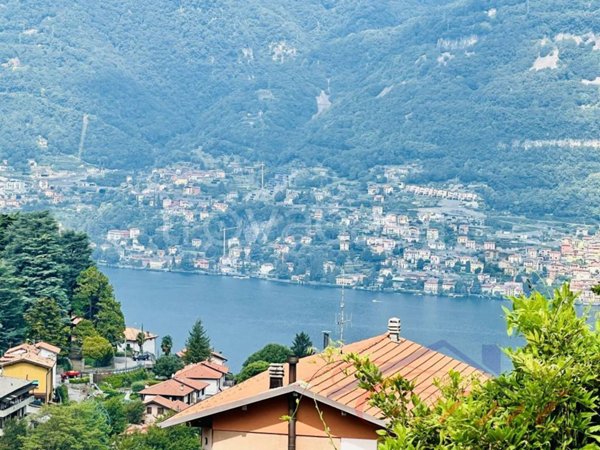 casa indipendente in vendita a Faggeto Lario in zona Lemna