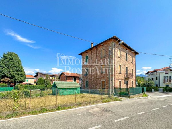 casa indipendente in vendita a Faloppio