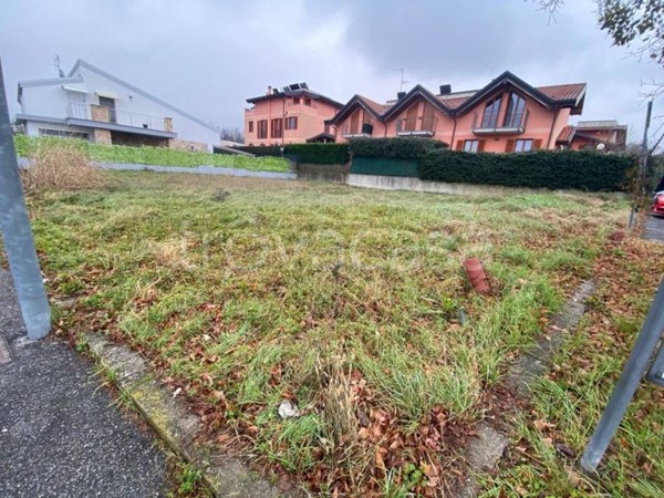 terreno edificabile in vendita a Faloppio in zona Camnago