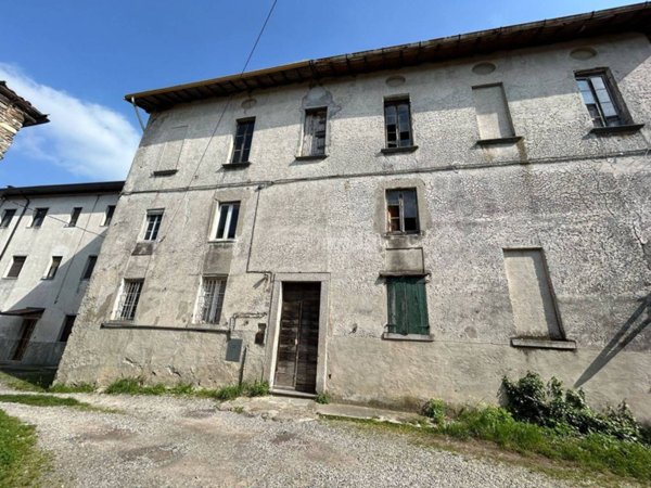 appartamento in vendita a Faloppio in zona Camnago